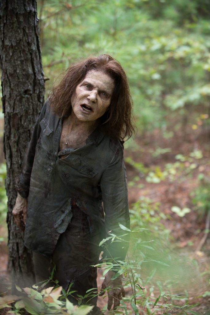 Tovah Feldshuh as Deanna Monroe (Walker) - The Walking Dead _ Season 6, Episode 10